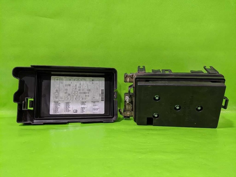 02 03 TRAILBLAZER ENGINE FUSE RELAY BOX OEM 4258-12
