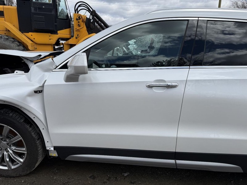 2019-2023 Cadillac XT4 Left Driver Side Front Door White