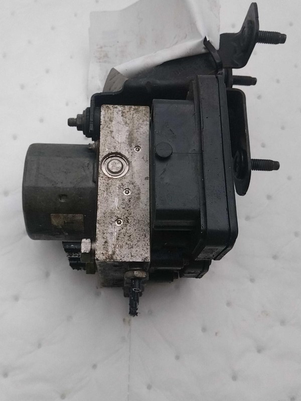 2013 Lincoln MKS ABS Pump & Motor Assembly OEM DG132C215AD 139k Miles