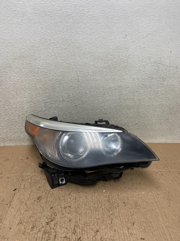 2004 to 2007 BMW 525i 5 Series Headlight Right Passenger Xenon AFS Y3468 DW