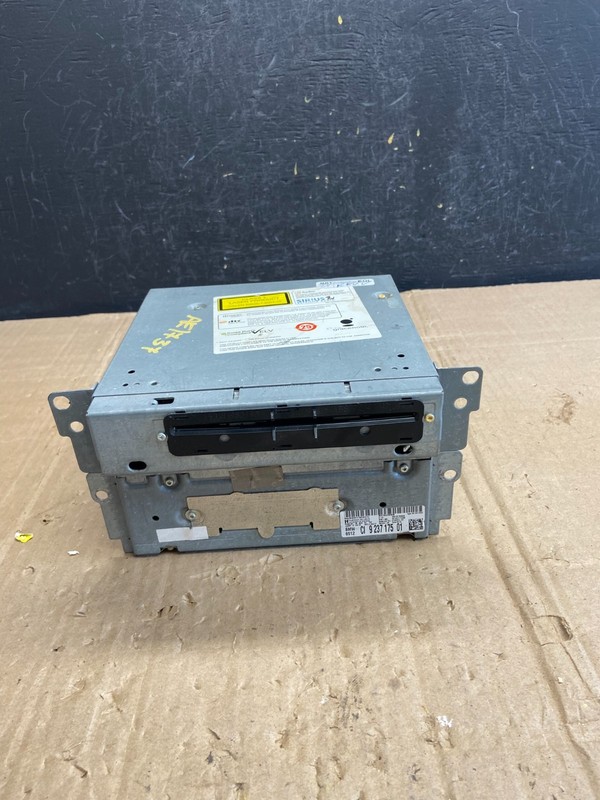 2011 2013 BMW F10 535i 550i Am Fm Cd Player Radio Receiver OEM AE1737 DG