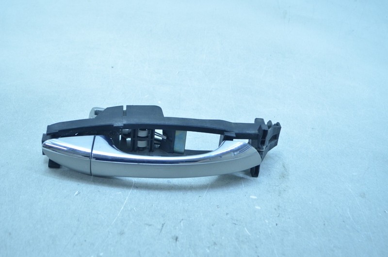 03-06 MERCEDES-BENZ W211 E500 REAR RIGHT SIDE EXTERIOR DOOR HANDLE SILVER OEM