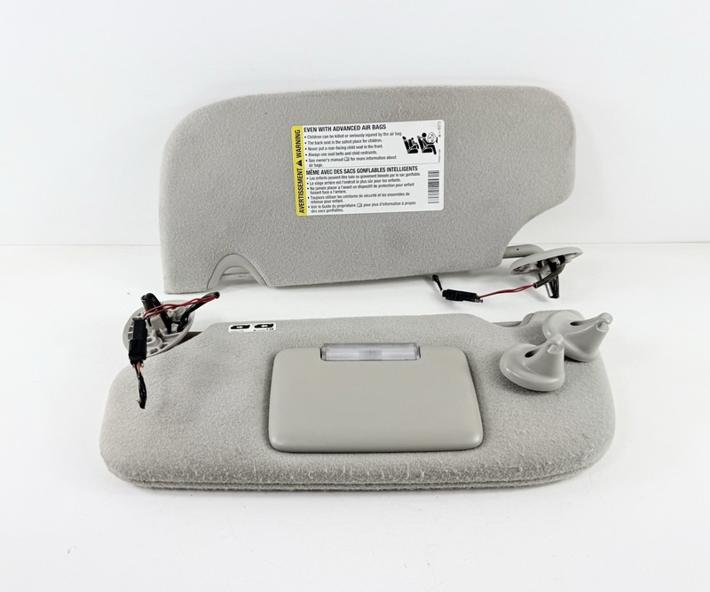 06-09 Chevy Trailblazer GMC Envoy Sun Visors Pair w/ Clips & Lights Gray Cloth