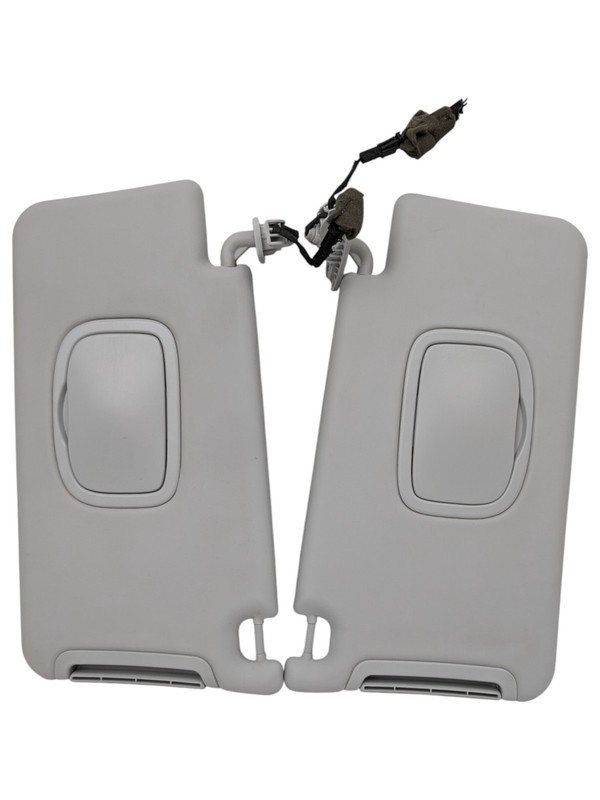 2015 16 17 18 19 20 Jeep Renegade Pair of Sun Visor Sunvisors OEM