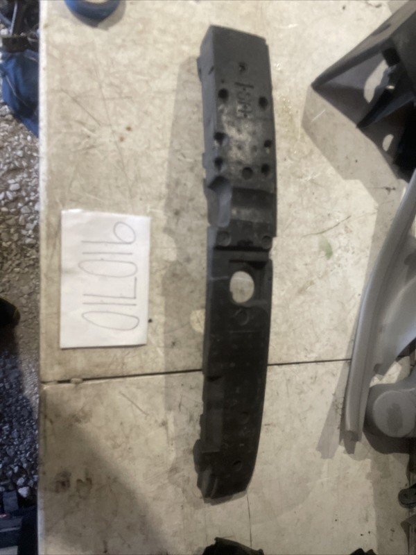 04-10 BMW E60 525i530i Front Right Shock Absorber Bumper Foam 7056868 OEM
