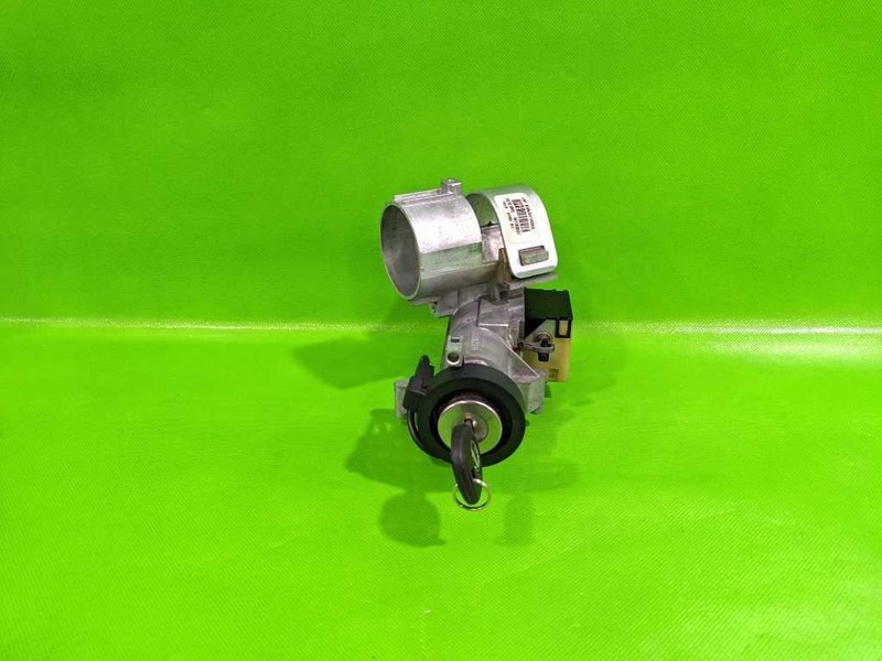 08-13 CTS IGNITION SWITCH CYLINDER HOUSING W/KEY OEM 4253-18