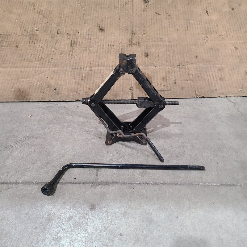 94-04 Ford Mustang Spare Tire Jack Scissor Lift Aa7407