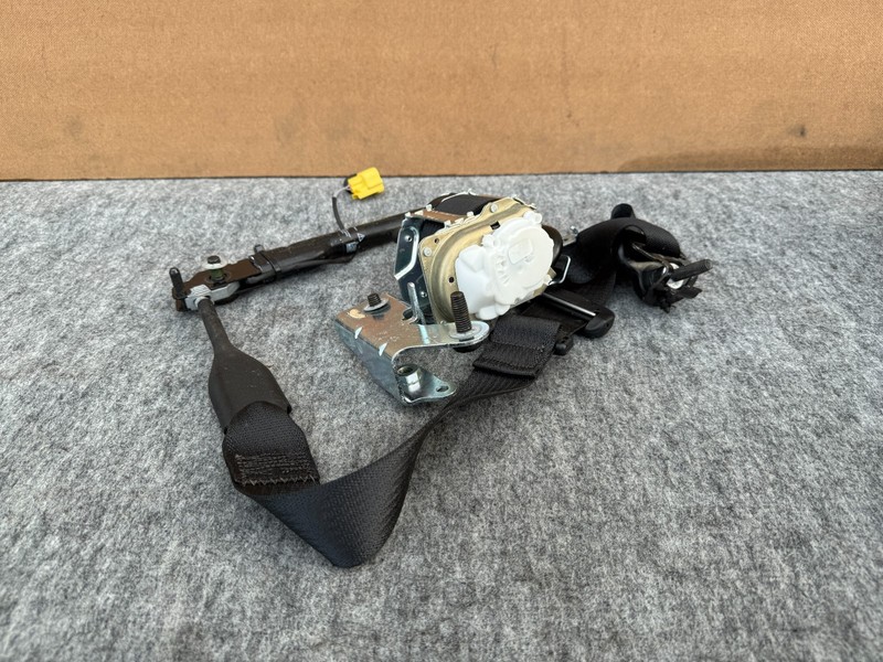 FORD BRONCO 4 DOOR 21-25 OEM FRONT RIGHT PASSENGER SEAT BELT ASSEMBLY (BLACK)