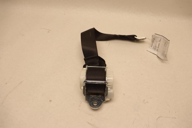 2017-2020 GMC YUKON REAR 2ND SECOND ROW LEFT SIDE SEAT BELT OEM