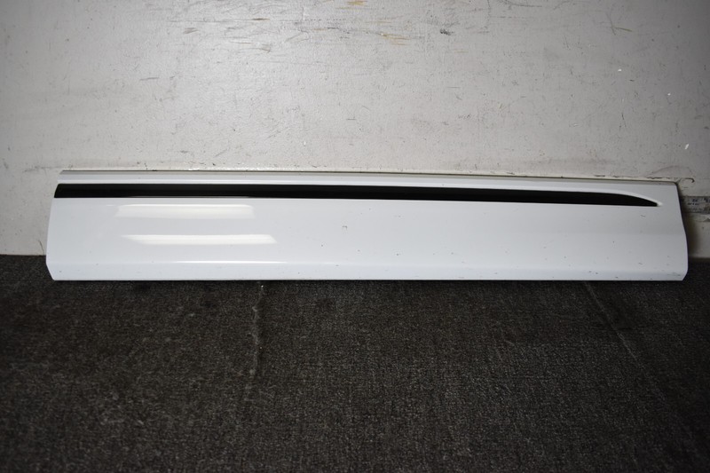 2019 2020 2021 2022 2023 Audi Q8 Front Door Molding Right Side 4M8853960