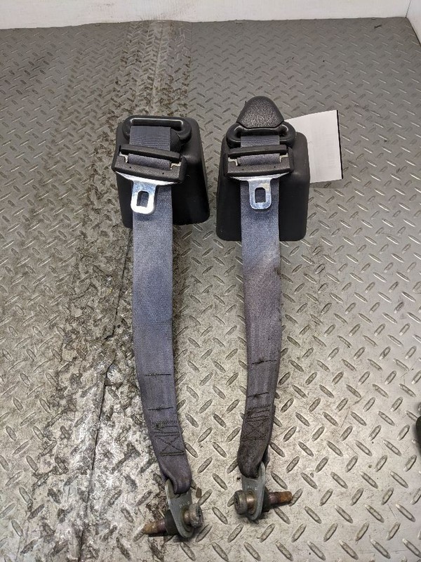 Rear Seat Backseat Retractor Seat Belt PAIR 97-02 Jeep TJ Wrang 1187751