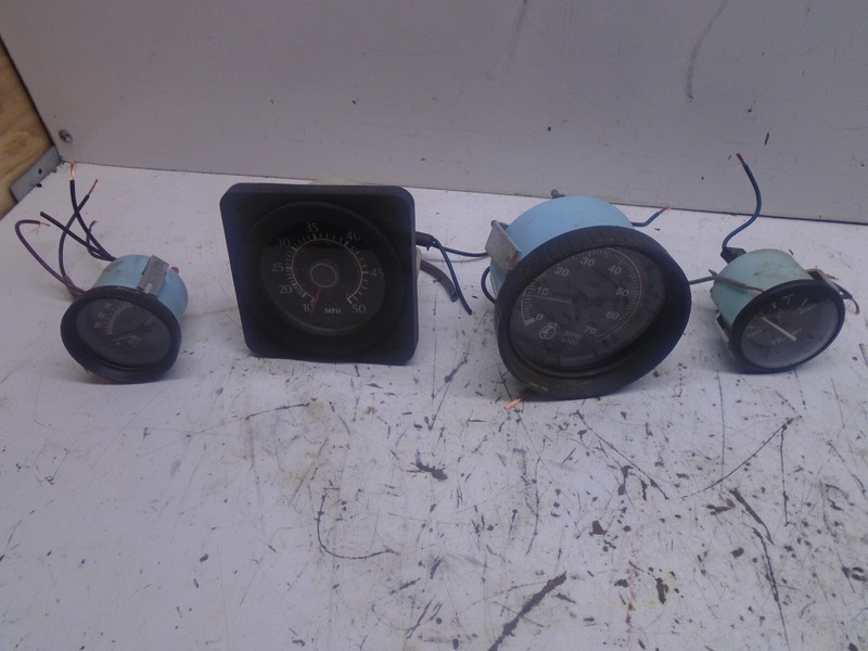 W4 (4) TELEFLEX BOAT GAUGES MPH RPMvolts