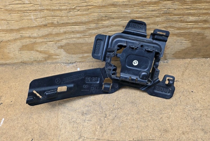 2021 2022 2023 MERCEDES BENZ S63 AMG REAR BUMPER Blind Spot Bracket Right RH OEM