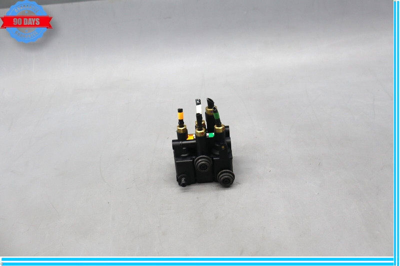 14-17 Land Rover Range Rover Sport Rear Air Suspension Control Valve Oem