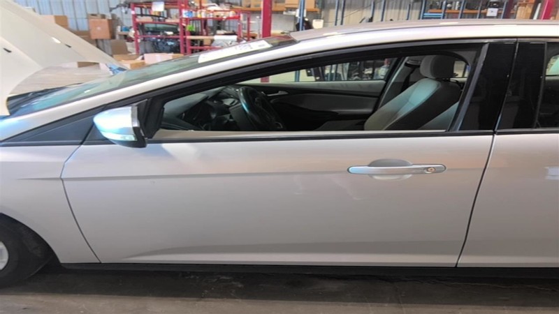 Driver Front Door Electric Windows Automatic Down Only Fits 15-18 FOCUS 3535878