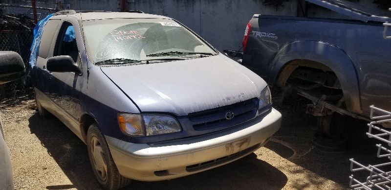 98 99 00 01 02 03 TOYOTA SIENNA XLE PASSENGER RIGHT FENDER BLUE-8L9