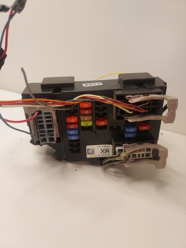25815390-02 Chevrolet Silverado 2009 Fuse Box Junction Relay oem w/ pigtails