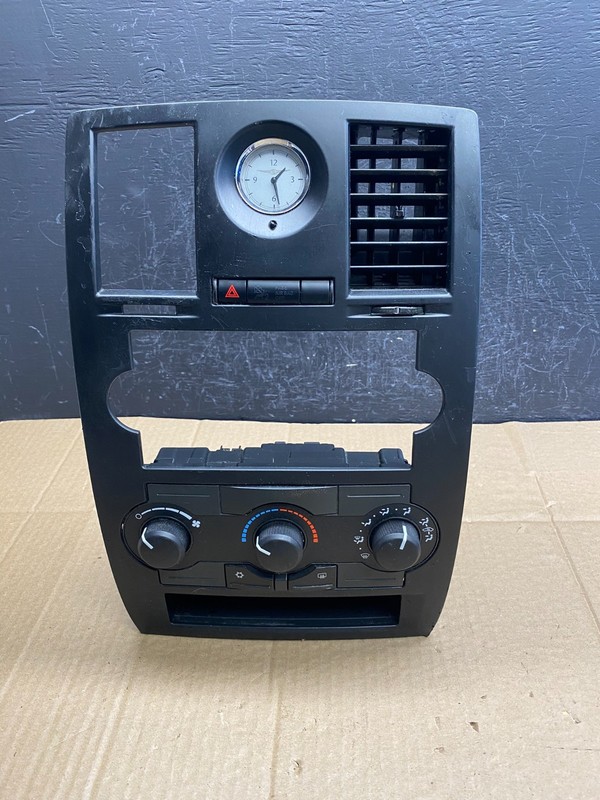2005 to 2007 Chrysler 300 Dash Heater A/C Climate Control Radio Panel AC9335 DG