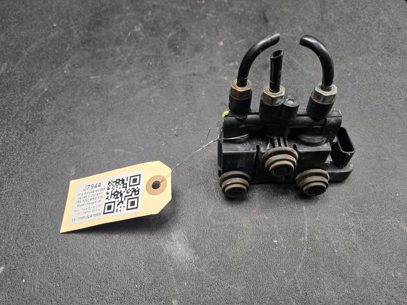 Front Air Suspension Control Valve 2018 Range Rover Velar CPLA-5B710-AC 19 20
