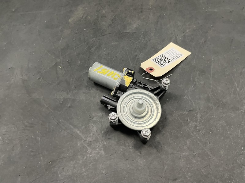 Rear Right Door Window Regulator Motor 2021 Cadillac XT4 23370448 2019 - 2023