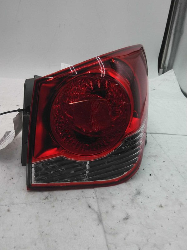 Used Right Tail Light Assembly fits: 2012 Chevrolet Cruze quarter panel mounted