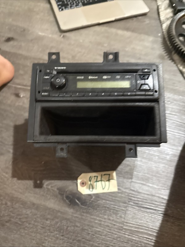 Volvo Radio- P/N: 20372147
