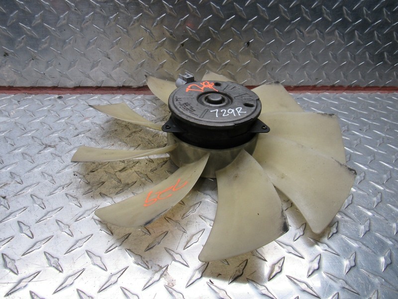 02 TOYOTA CAMRY RIGHT CONDENSER FAN BLADE AND MOTOR 3.0L/ 6 CYLINDER
