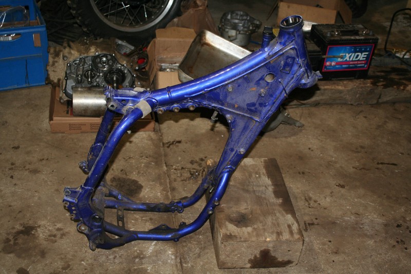 2002 Yamaha YZ 426F Main Frame OEM 02 B