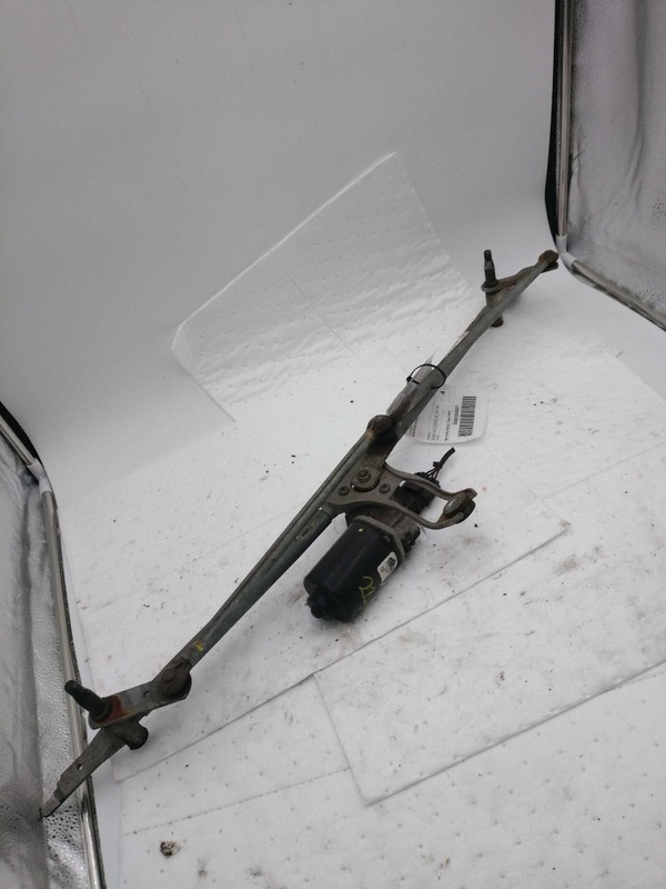 2010 Dodge 1500 Pickup Wiper Motor OEM 68050422AC 145K Miles - White
