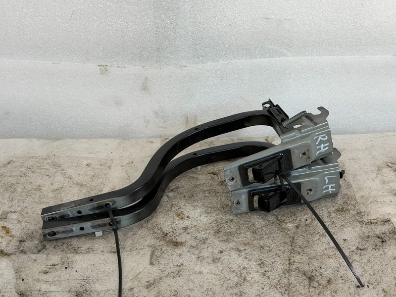 02-06 Lexus ES300 ES330 Trunk Hinge Arm Bracket LH & RH Pair OEM