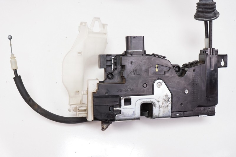 HYUNDAI EQUUS Front Left LH Door Lock Latch Actuator OEM 2011 - 2016