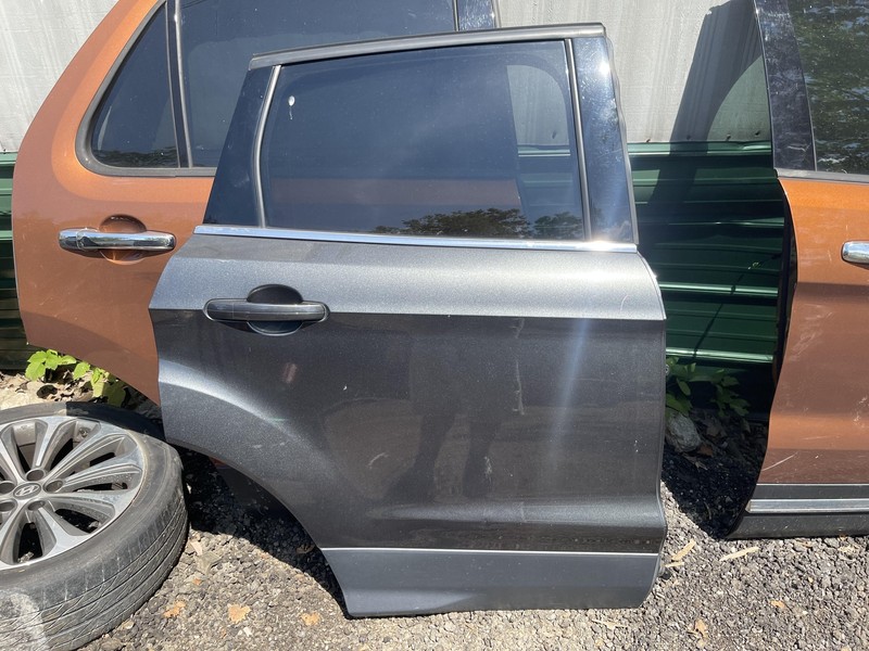 2013- 2019 Ford Escape Rear Passenger Right Door Assembly Gray J7 Oem Tested