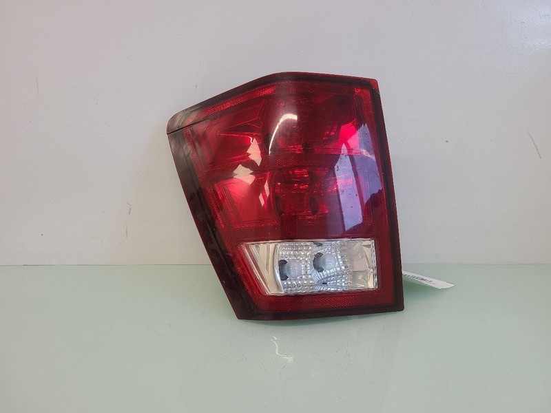 Driver Left Tail Light Fits 05-06 GRAND CHEROKEE 582550