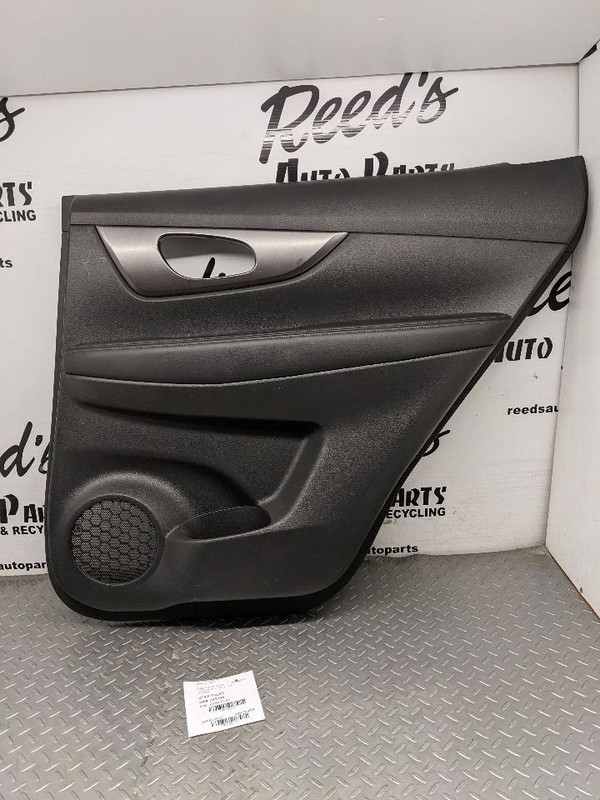 15-16 Nissan Rogue Rear Door Trim Panel Right Passenger Side Black Leathe1142511