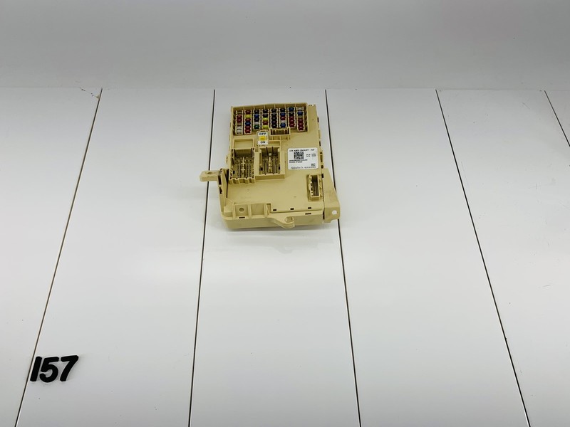 16-18 HYUNDAI ELANTRA 2.0L L4 GAS ENGINE JUNCTION BOX BLOCK CONTROL MODULE OEM