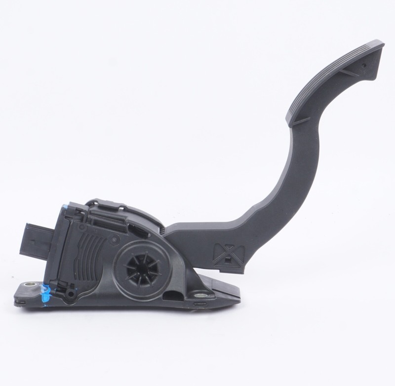 2015 - 2018 FORD FOCUS Front Foot Accelerator Throttle Gas Pedal Assembly