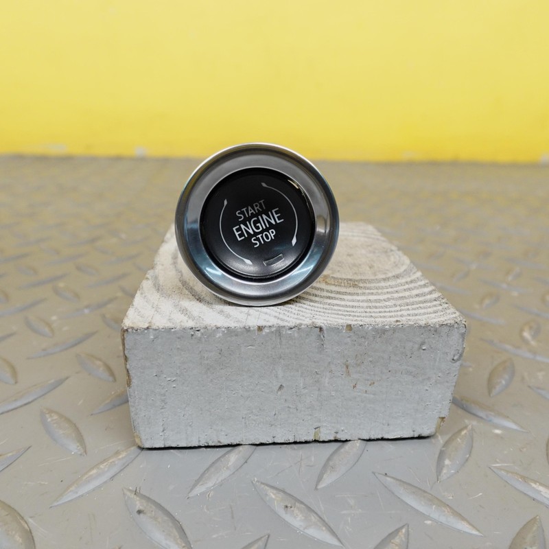 2019-2020 GMC SIERRA 1500 Engine Start Stop Button OEM 84592245 84793221