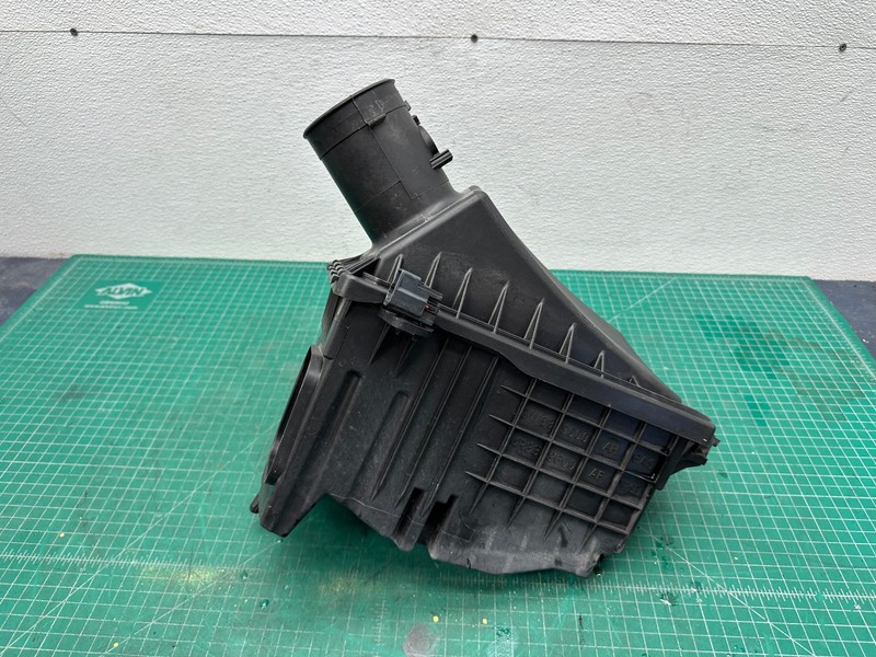 09-10 JAGUAR XF 4.2L AIR CLEANER HOUSING FILTER BOX OEM
