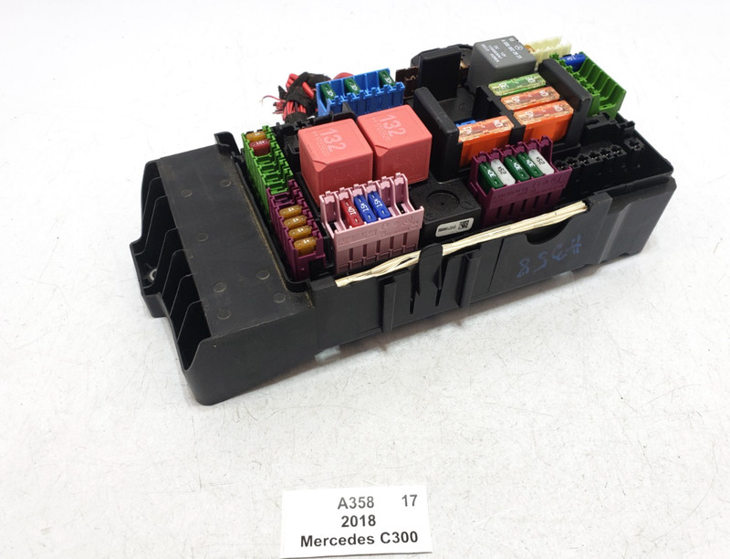 ✅ 17-21 OEM Mercedes C300 C43 C63 A205 W205 Rear Trunk Fuse Relay Box Module