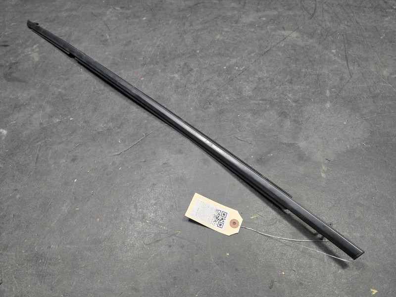 Rear Left Door Window Belt Molding 2021 Toyota RAV4 75740-0R050 2019 2020 - 2025