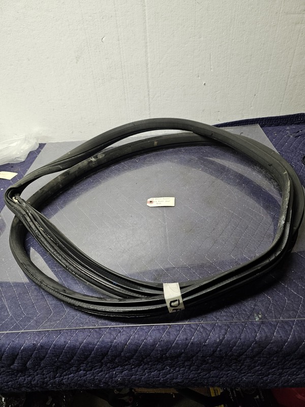 2014 - 2023 FORD TRANSIT CONNECT FRONT Left DOOR SEAL BODY WEATHERSTRIP OEM