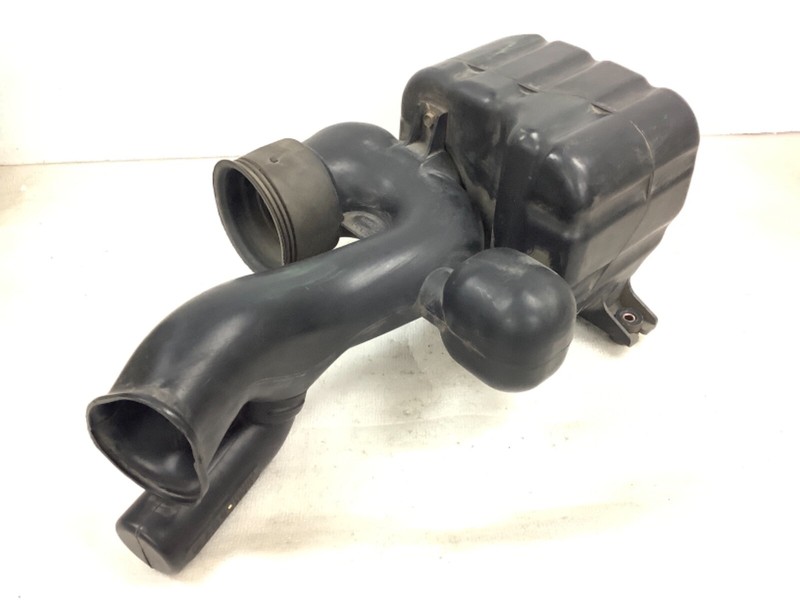 95-97 Accord V6 2.7L Engine Air Intake Cleaner Main Resonator Chamber Used OEM