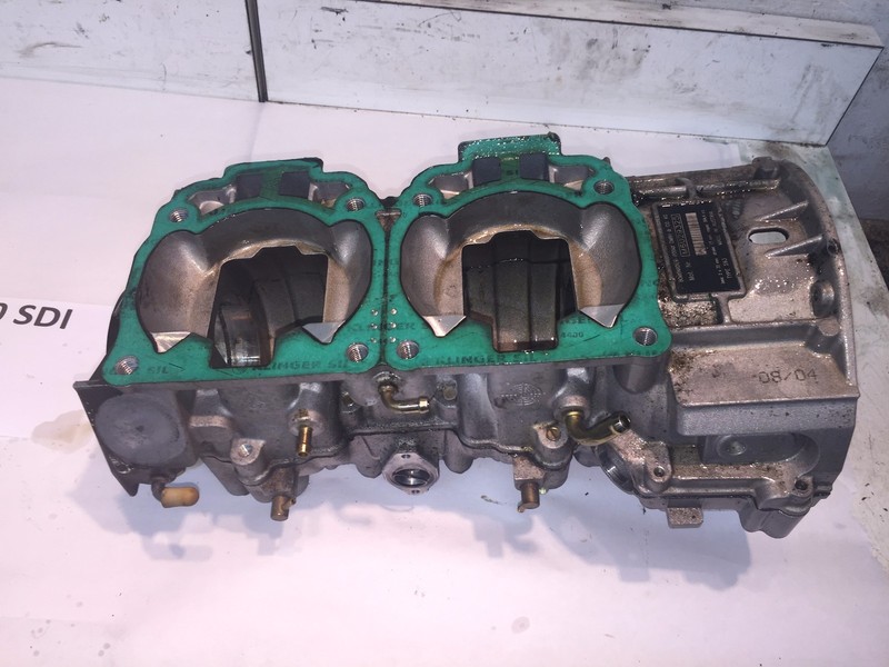 Ski-doo REV GSX Renegade Summit 600 SDI Crankcase PERFECT 3400 miles
