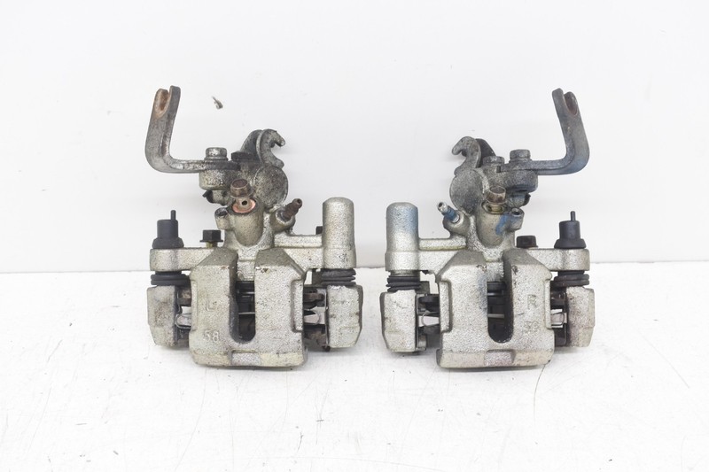 1997 Mazda Miata 1.8L Rear Brake Caliper Assembly Left and Right OEM KW92