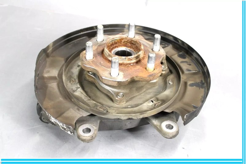 11-17 Infiniti QX56 QX80 Rear Right Passenger Side Wheel Spindle Knuckle Hub OEM