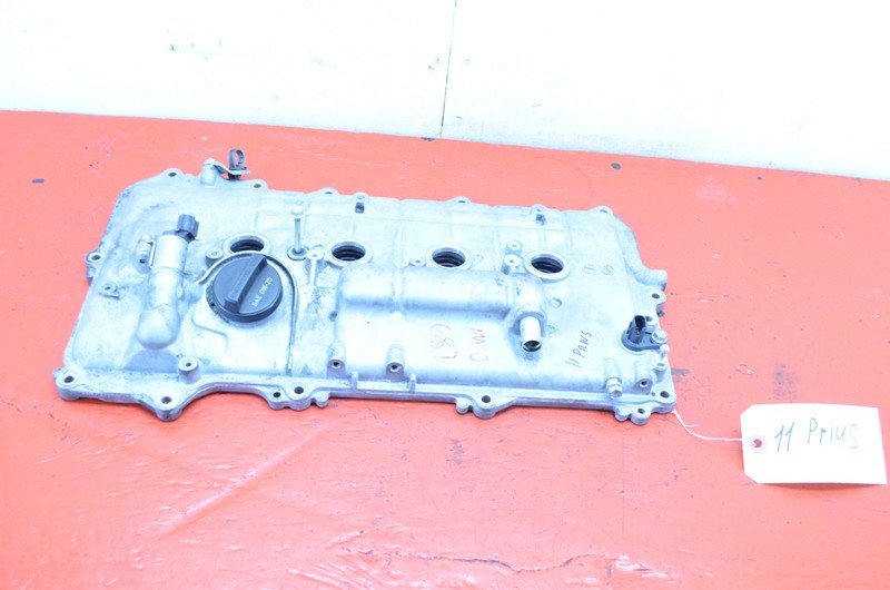 10-15 TOYOTA PRIUS 1.8L ENGINE VALVE COVER OEM