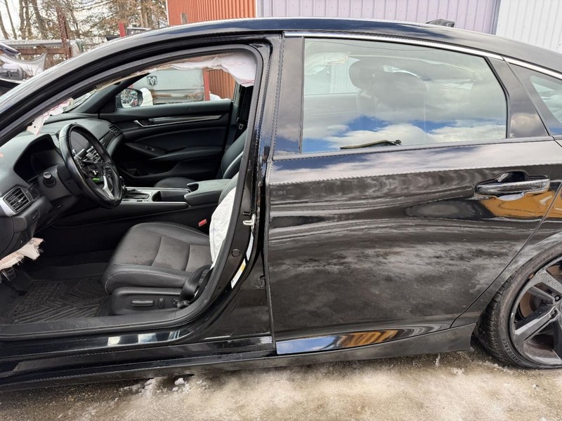 2018-2020 Honda Accord Left Driver Side Rocker With Post Black