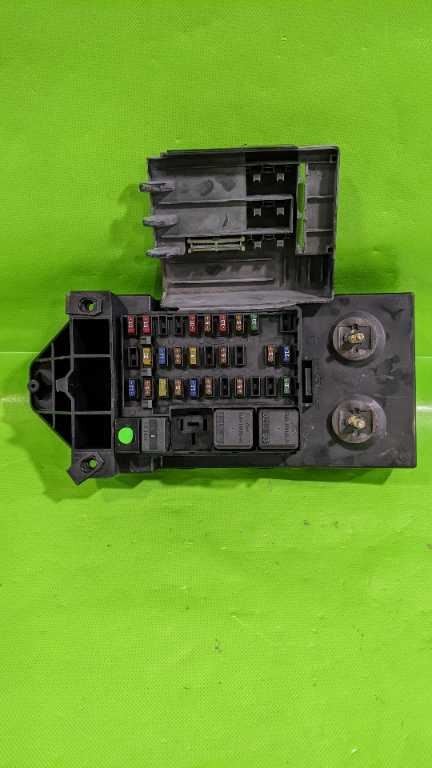 00-04 FORD F150 FUSE BOX OEM 4575-12