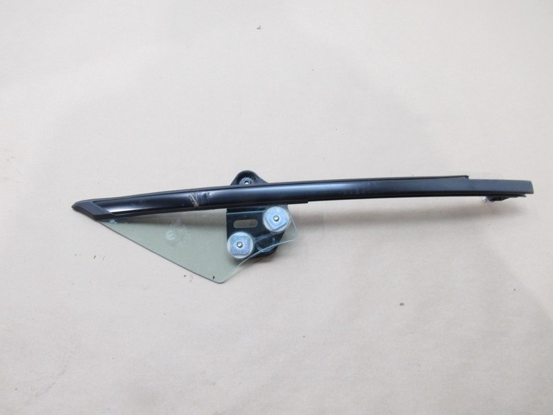 Fiat 124 Spider 2018 Front Left Driver Door QuarterWindow Glass 15-20 *