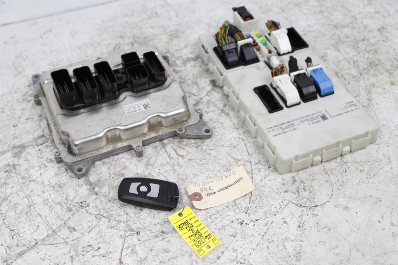 BMW F30 F31 F34 320i 328i Engine Motor Computer DME FEM Key Set N20 N26 OEM